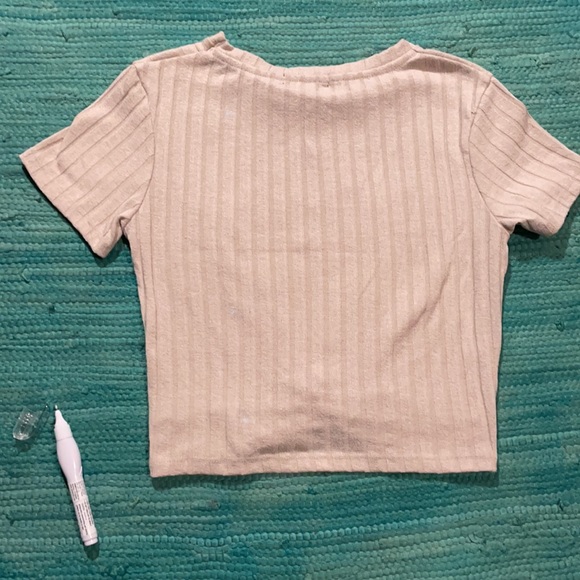 Rosie? 🎁ASOS | Bershka twist front crop top w/ cap sleeves - Picture 16 of 17